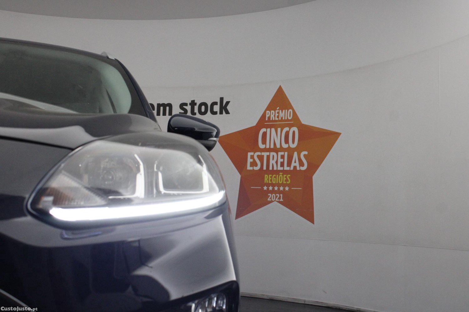 Ford Kuga 2.5 P-HEV TITANIUM (AUTO) — fotografia 5