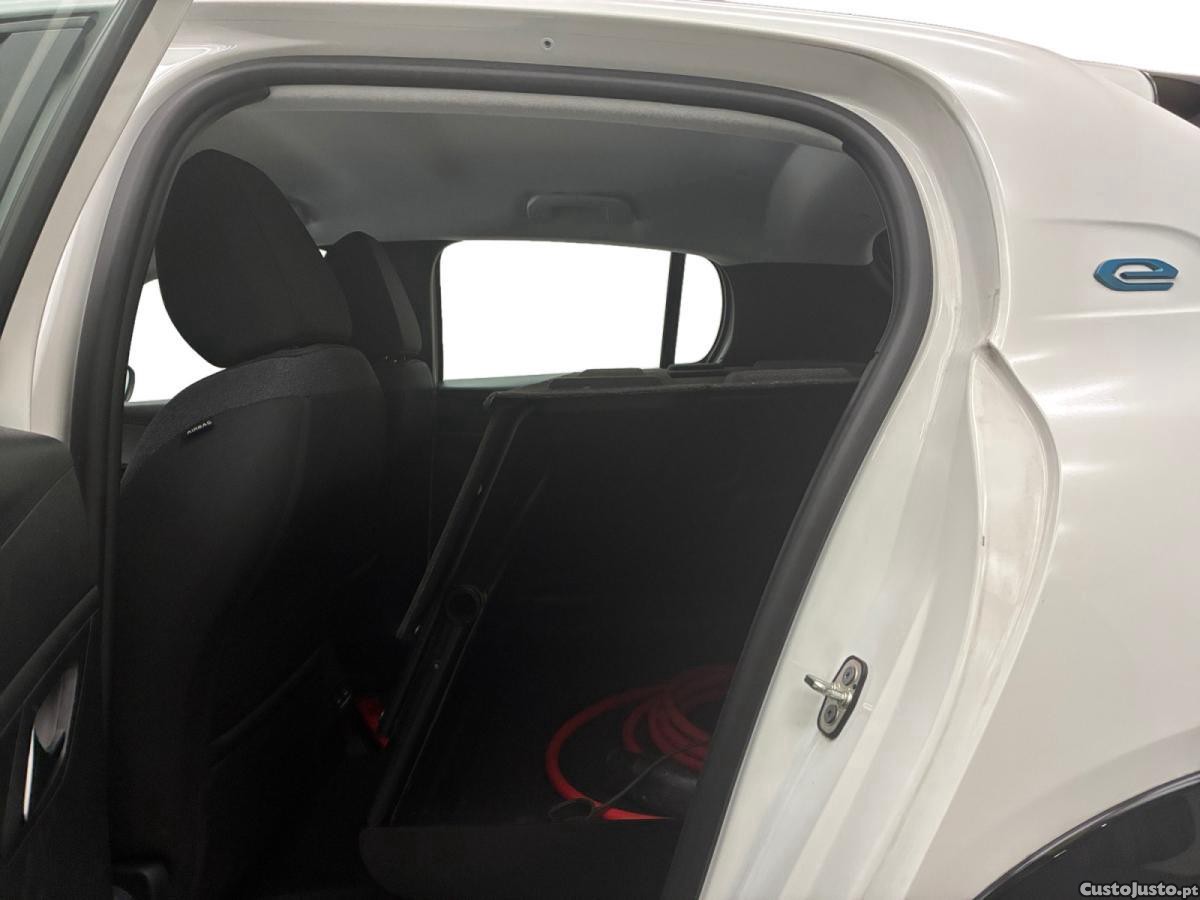 Peugeot 208 50 kWh Active Pack — fotografia 4