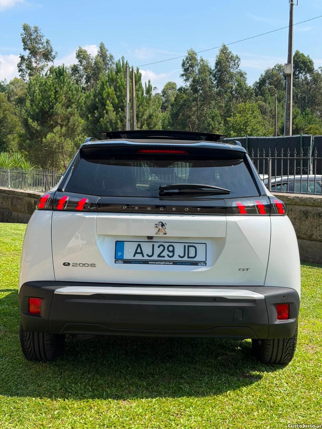 Peugeot e-2008 GT — fotografia 14
