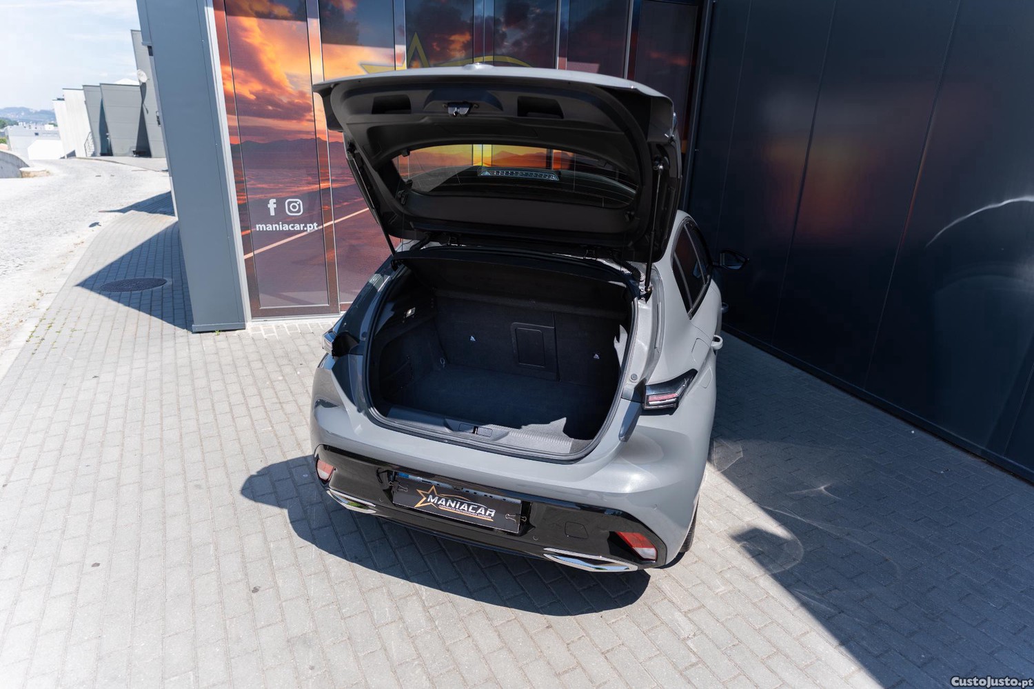 Peugeot 308 1.6 Hybrid Allure Pack e-EAT8 — fotografia 16