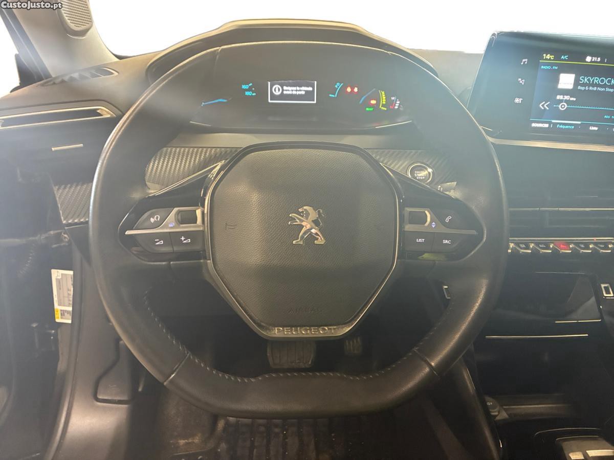 Peugeot 2008 50 kWh Allure Pack — fotografia 5