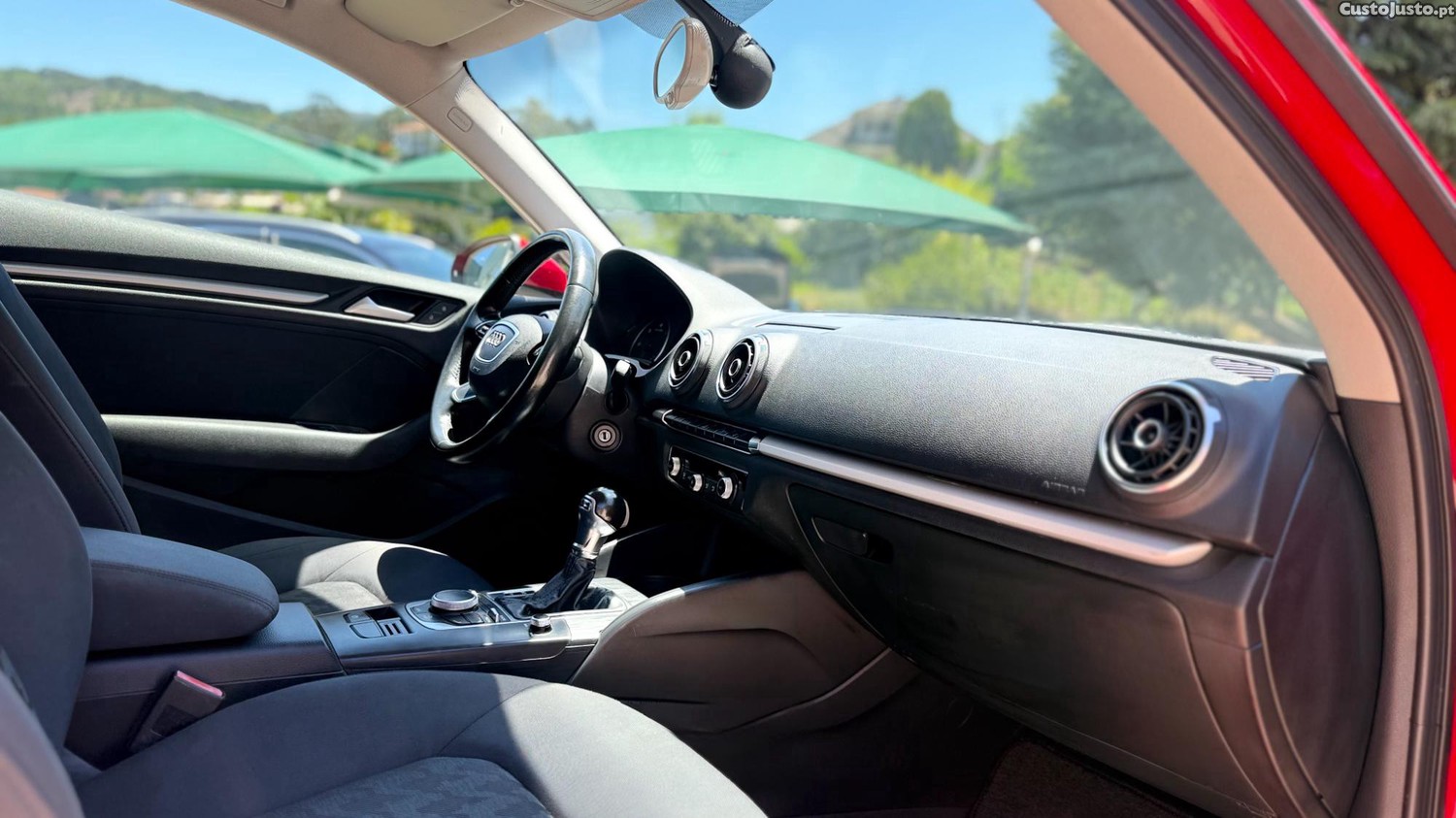 Audi A3 1.6 TDI (Clean Diesel) S Tronic Ambition — fotografia 4