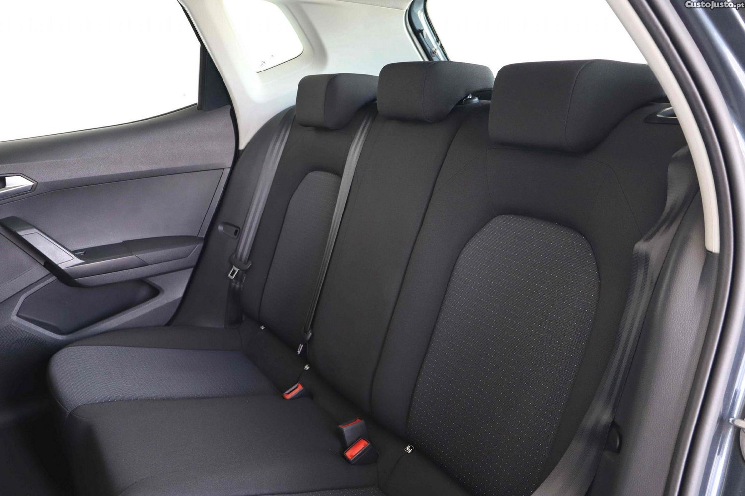 SEAT Arona 1.0 TSI Style — fotografia 14