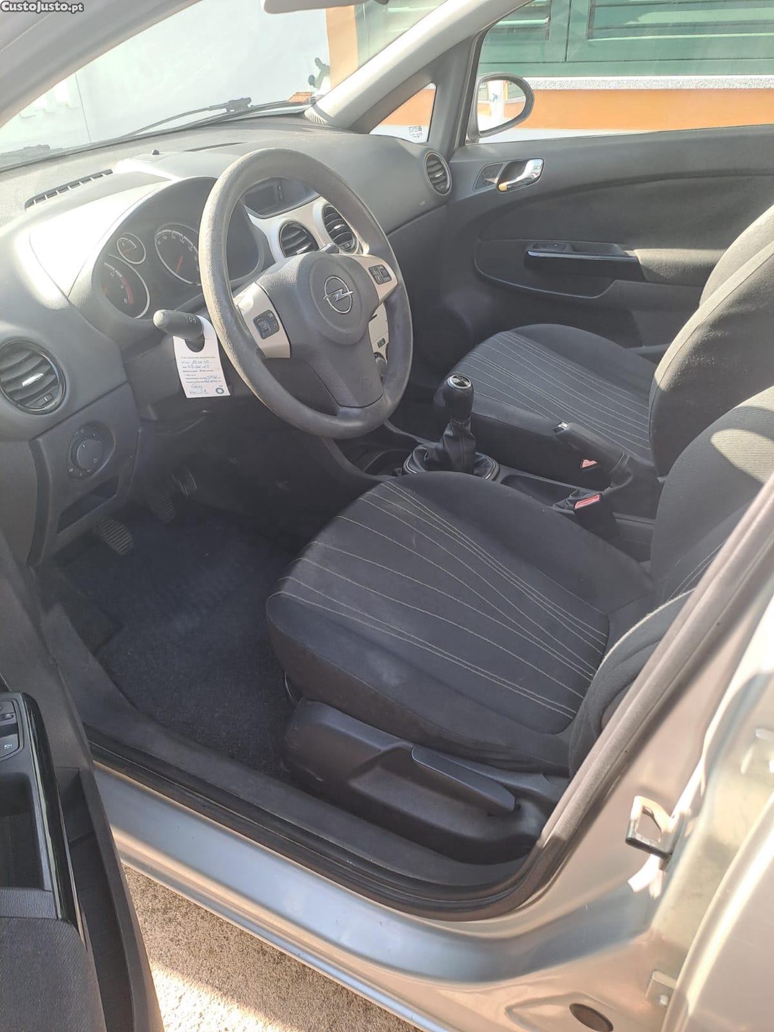 Opel Corsa Essentia — fotografia 3