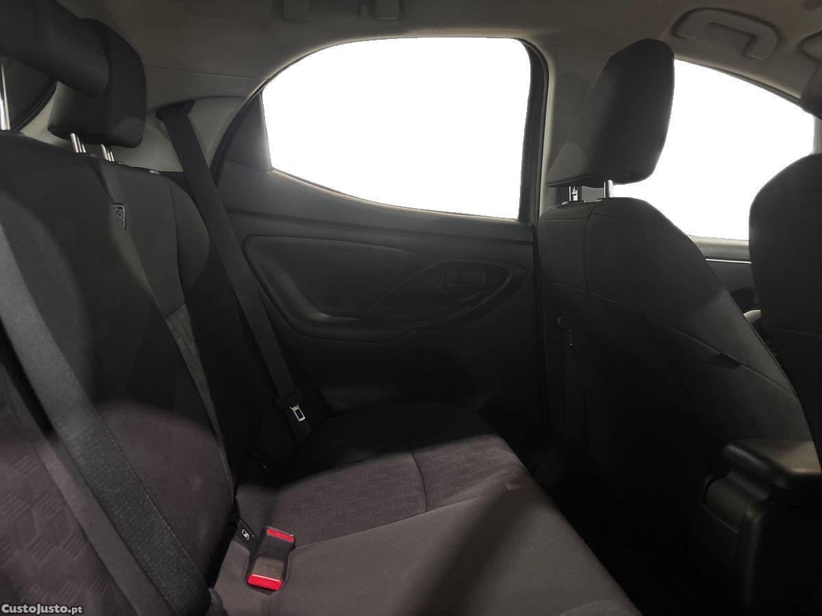 Toyota Yaris 1.5 HDF Comfort Plus — fotografia 9