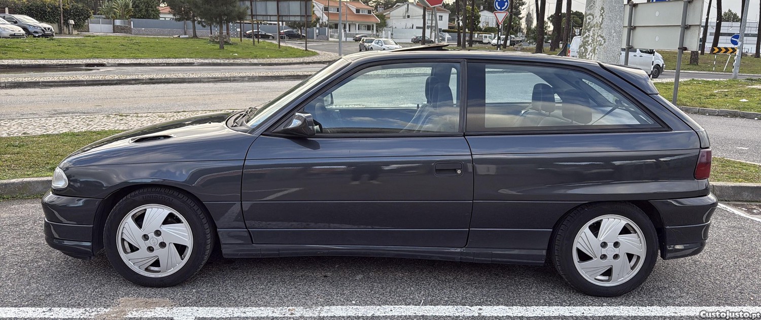Opel Astra 2.0 GSi - 92 foto 4