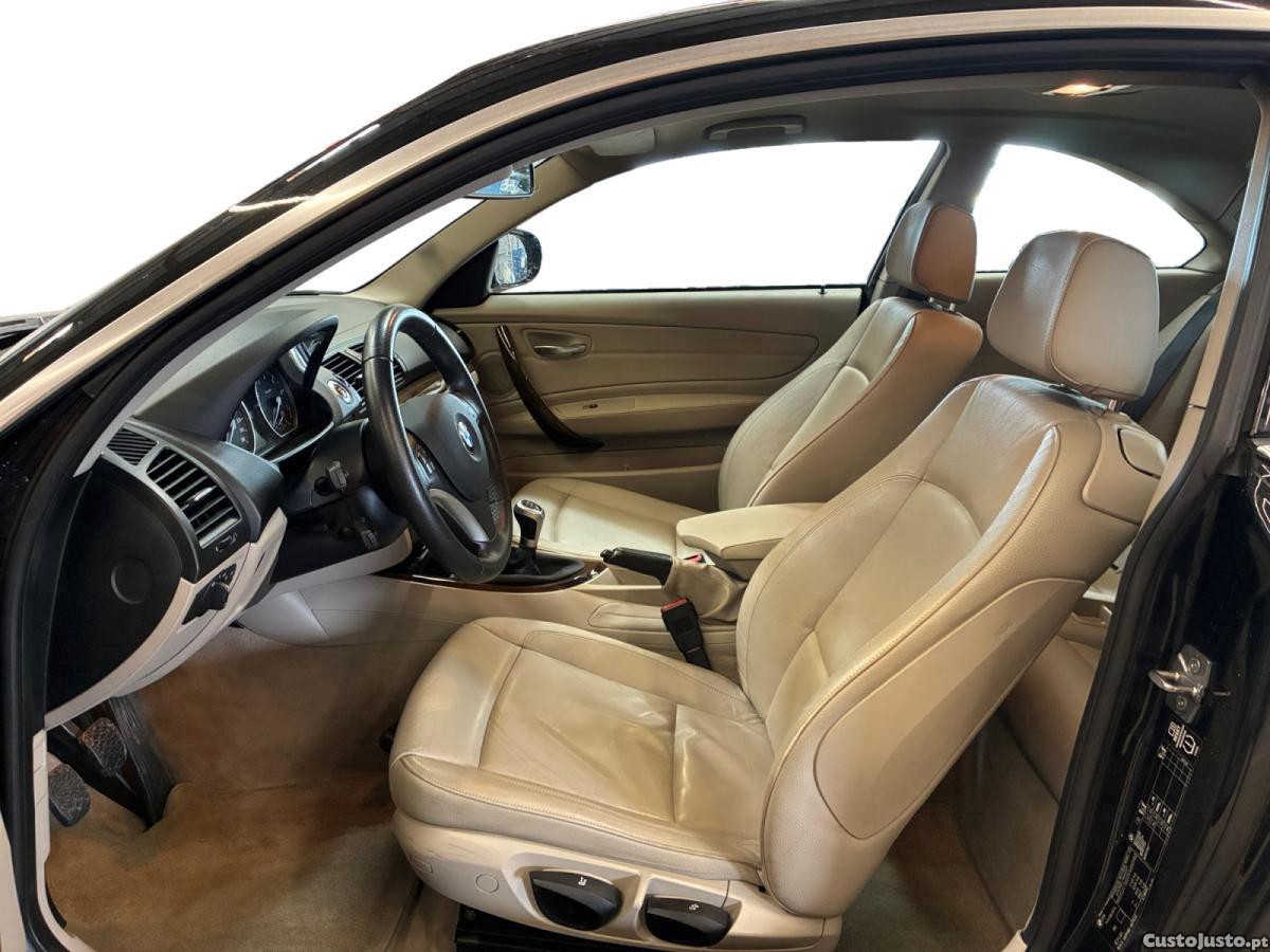 BMW 120 i Edition Confort — fotografia 6