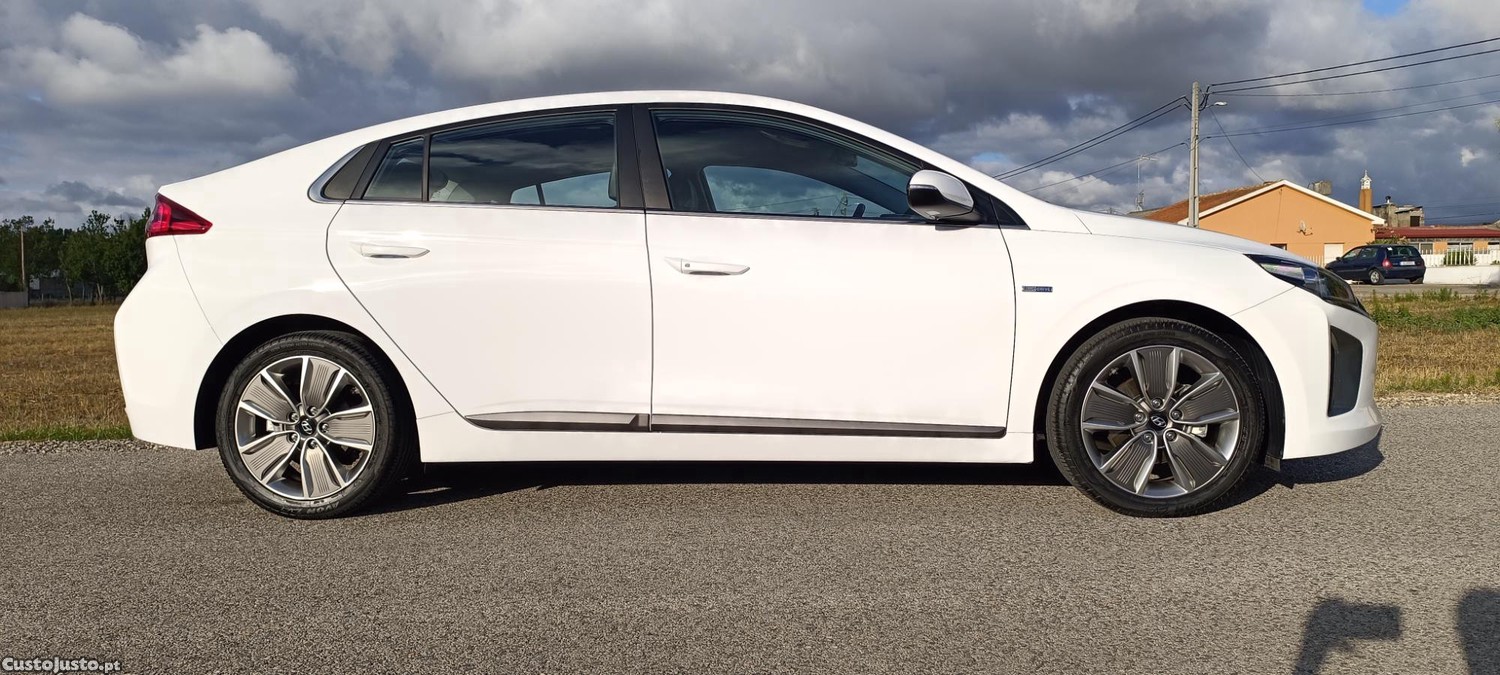 Hyundai IONIQ 1.6 GDI Hybrid Tech (HEV)-141cv - COMO NOVO — fotografia 3