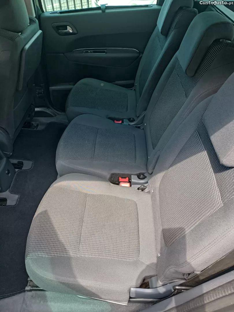 Peugeot 5008 1.6 hdi 7l se style — fotografia 4