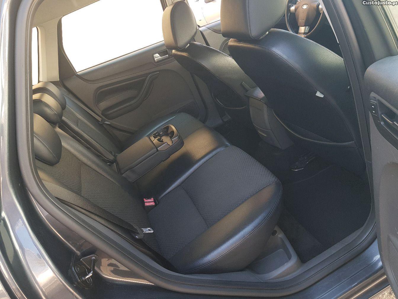 Ford Focus 1.6 tdci titanium — fotografia 3