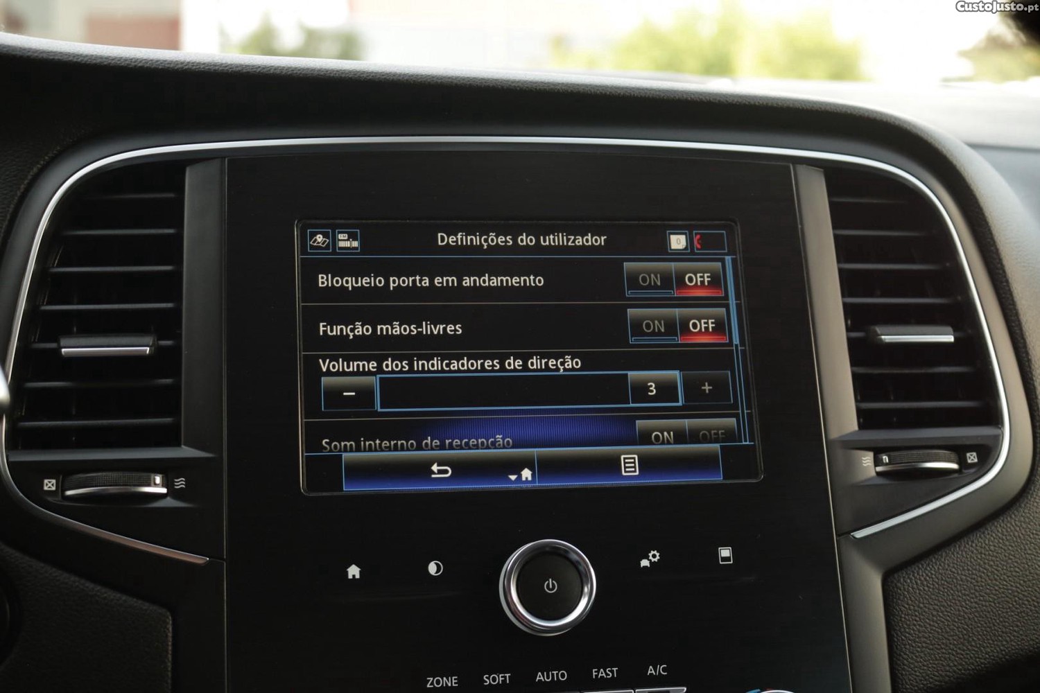 Renault Mégane Sport Tourer 1.5 Blue DCI Limited 115cv — fotografia 15