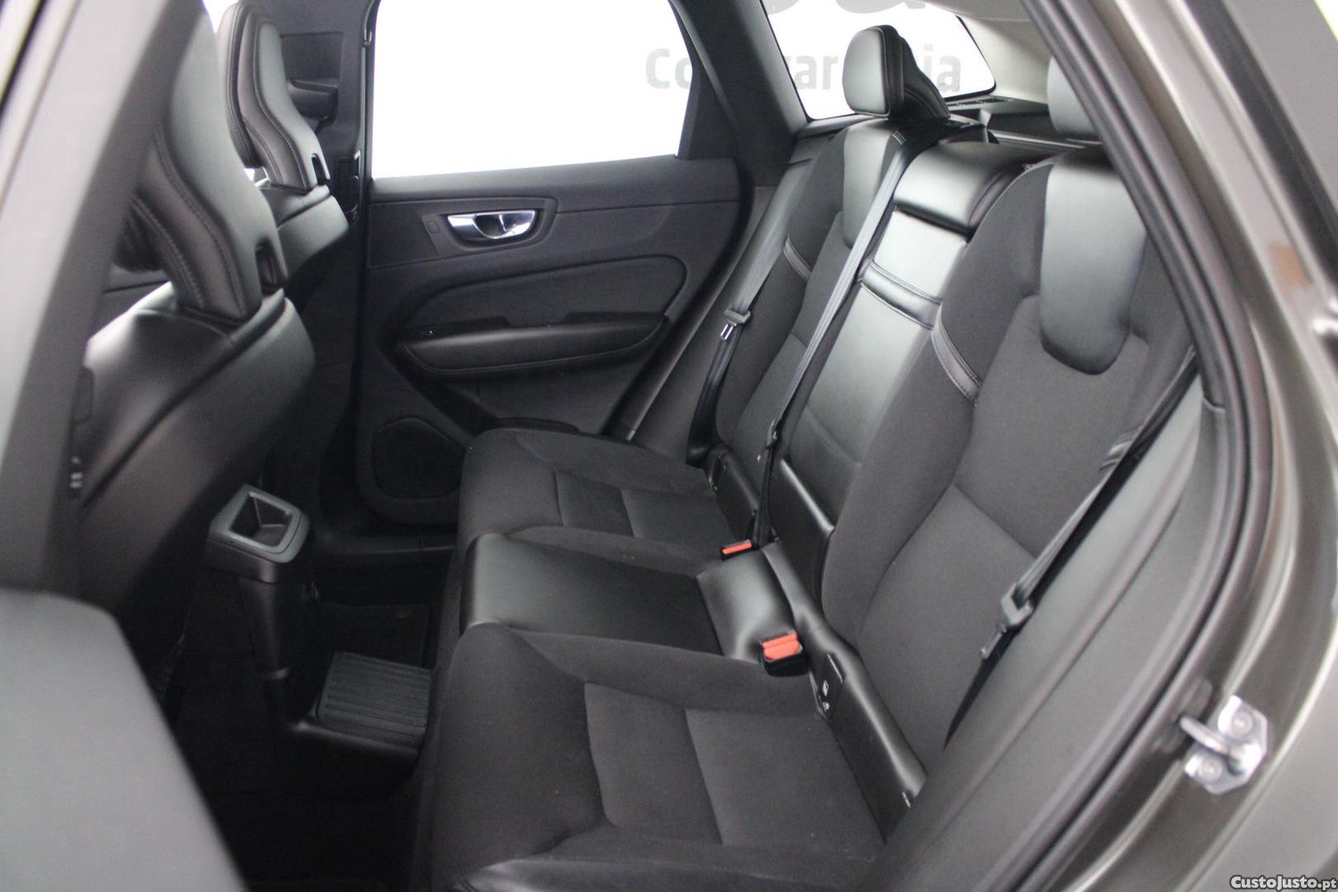 Volvo XC 60 T8 PHEV MOMENTUM PLUS (AUTO) — fotografia 9