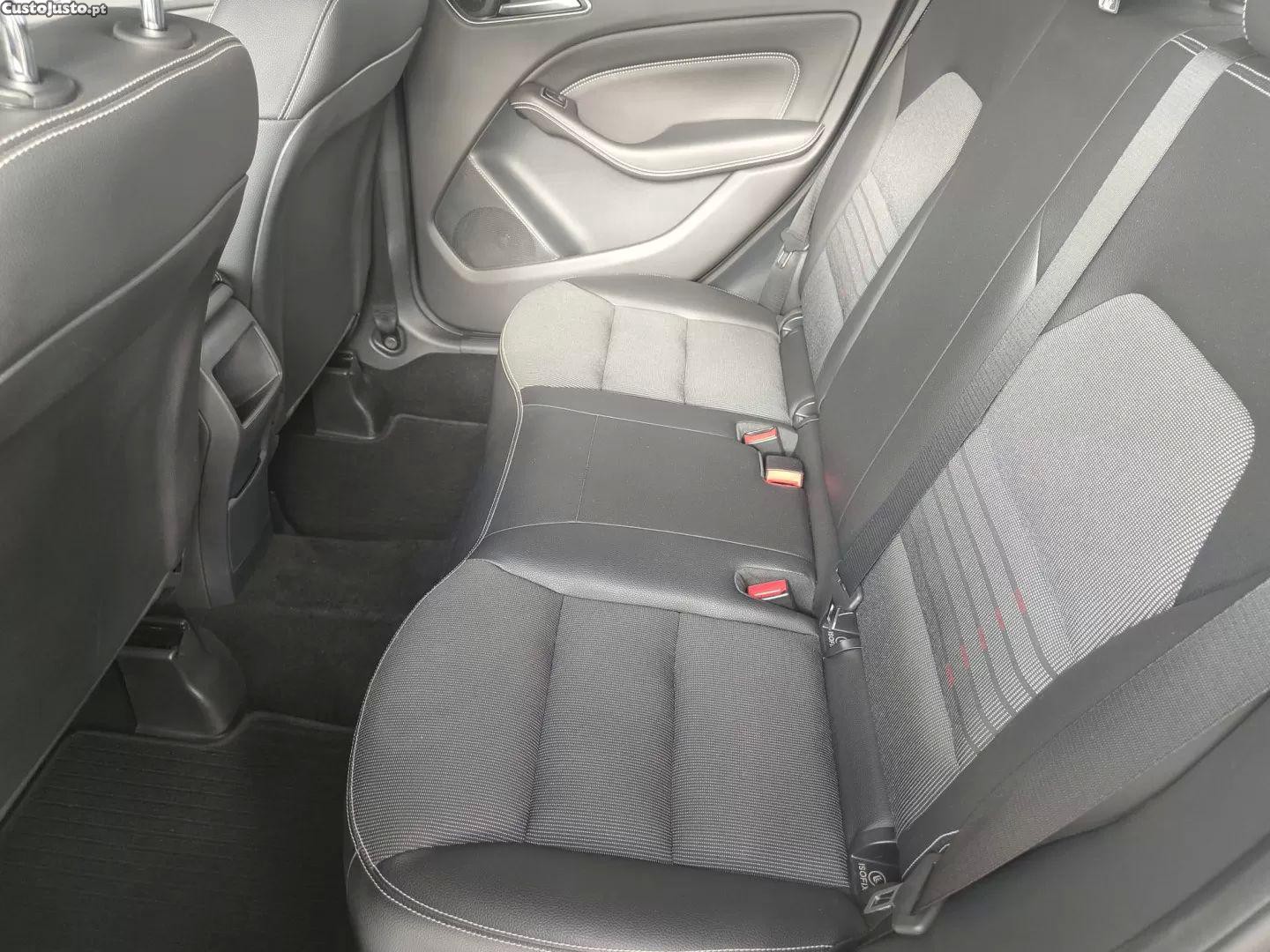 Mercedes-Benz B 180 D urban — fotografia 5