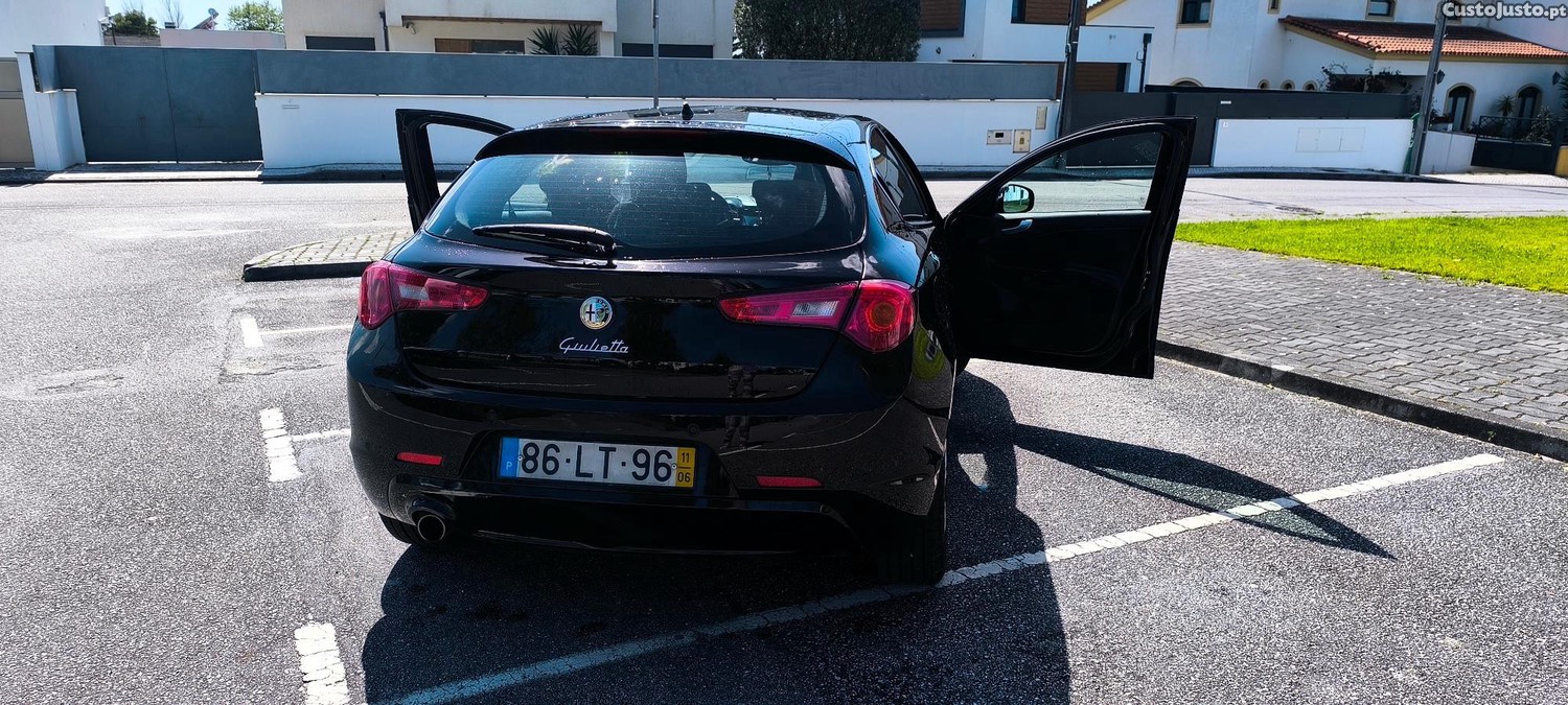 Alfa Romeo Giulietta 1.6 JTDM Impecável — fotografia 6