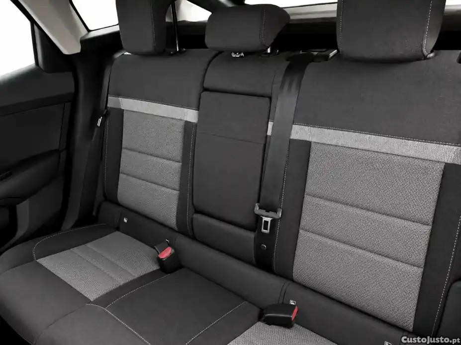 Citroën C4 PureTech 100 Stop&Start FEEL — fotografia 3