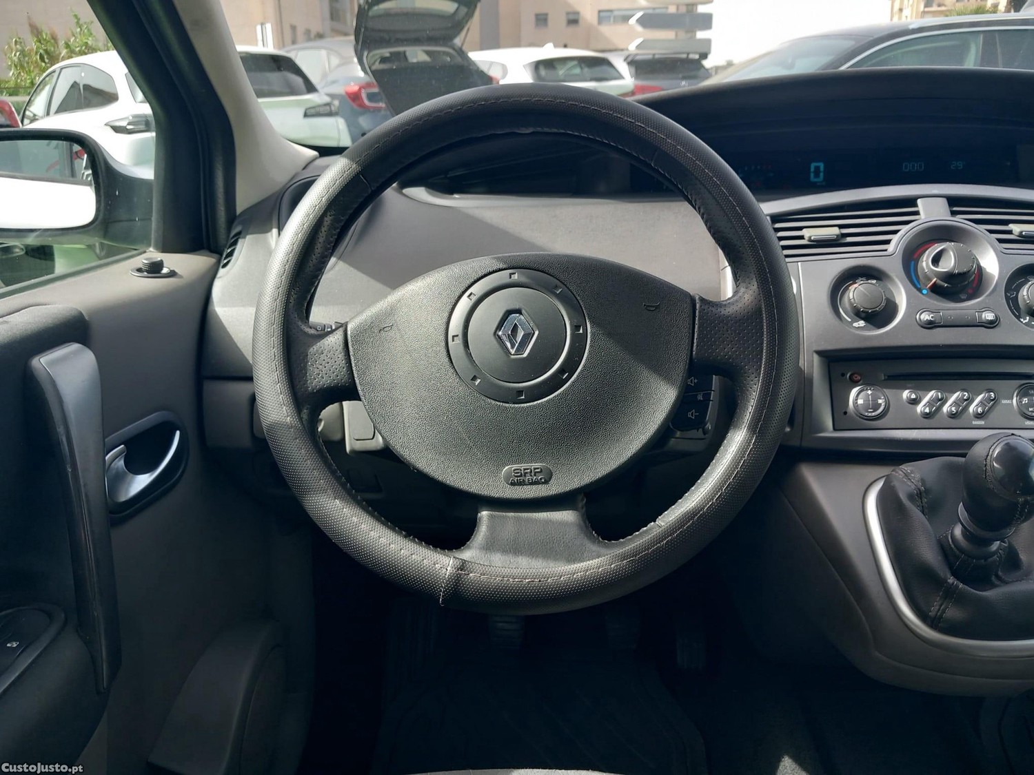 Renault Scénic 1.5 dCi Confort — fotografia 7