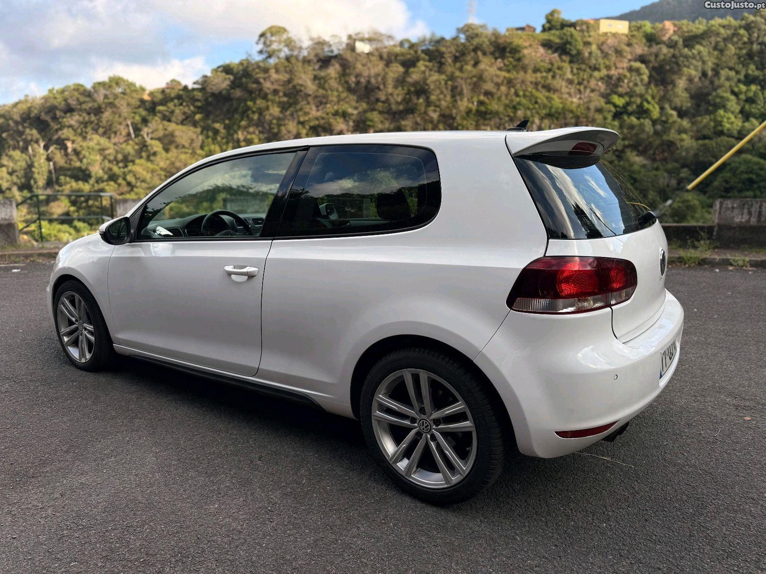 Volkswagen Golf 2.0 TDi Highline — fotografia 6