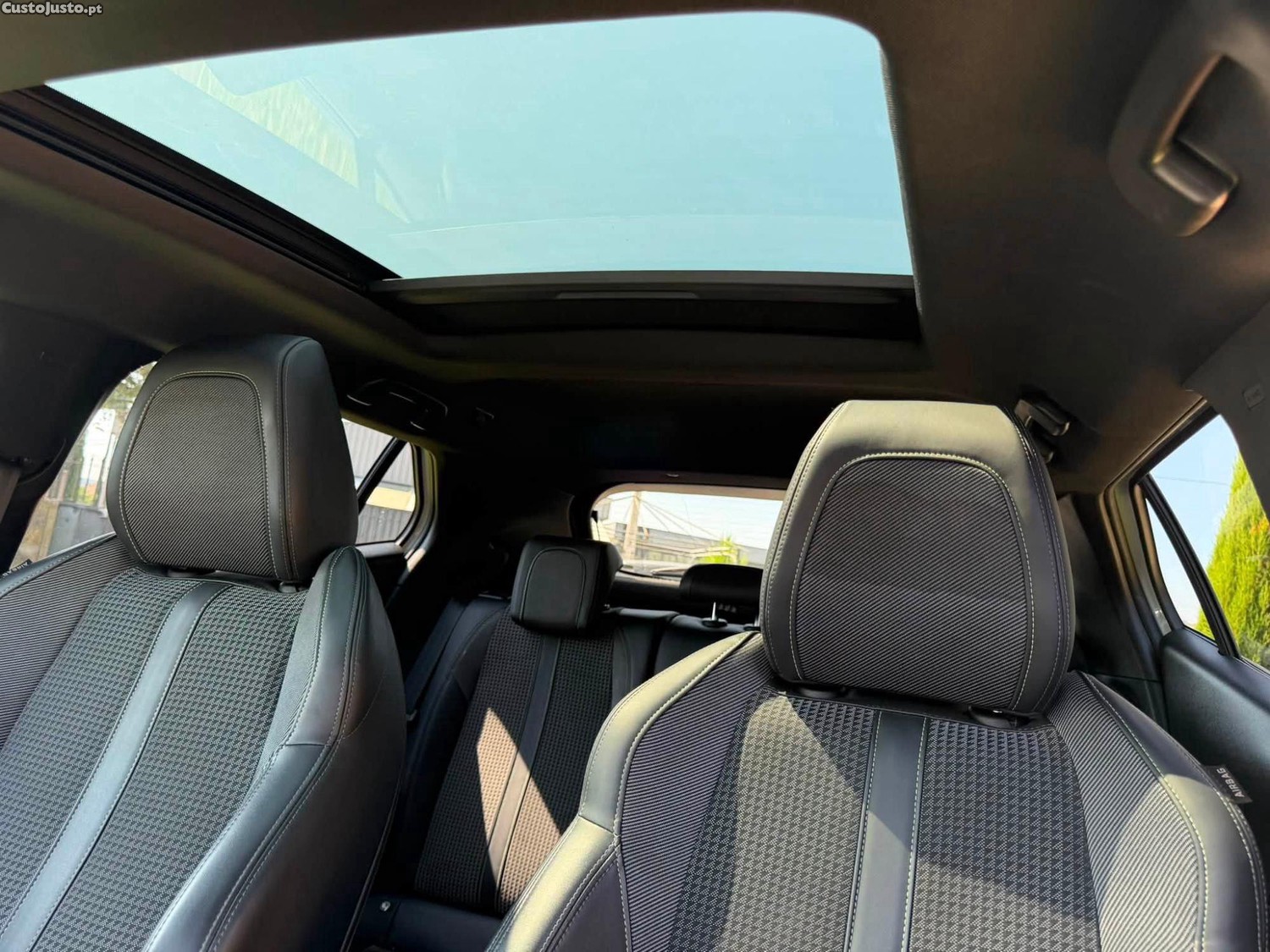 Peugeot e-2008 GT — fotografia 5
