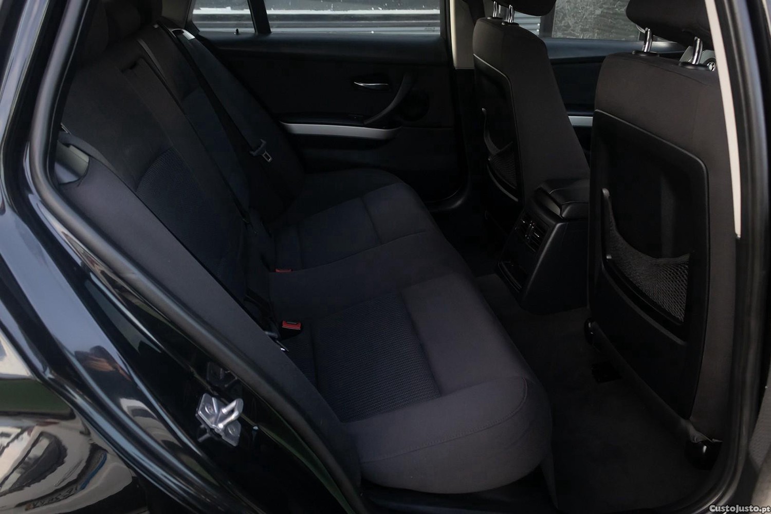 BMW 320 d Touring EfficientDynamics — fotografia 3