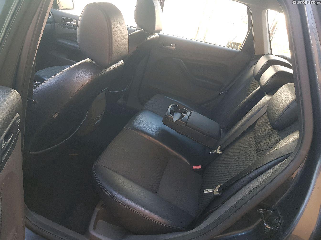 Ford Focus 1.6 tdci titanium — fotografia 4
