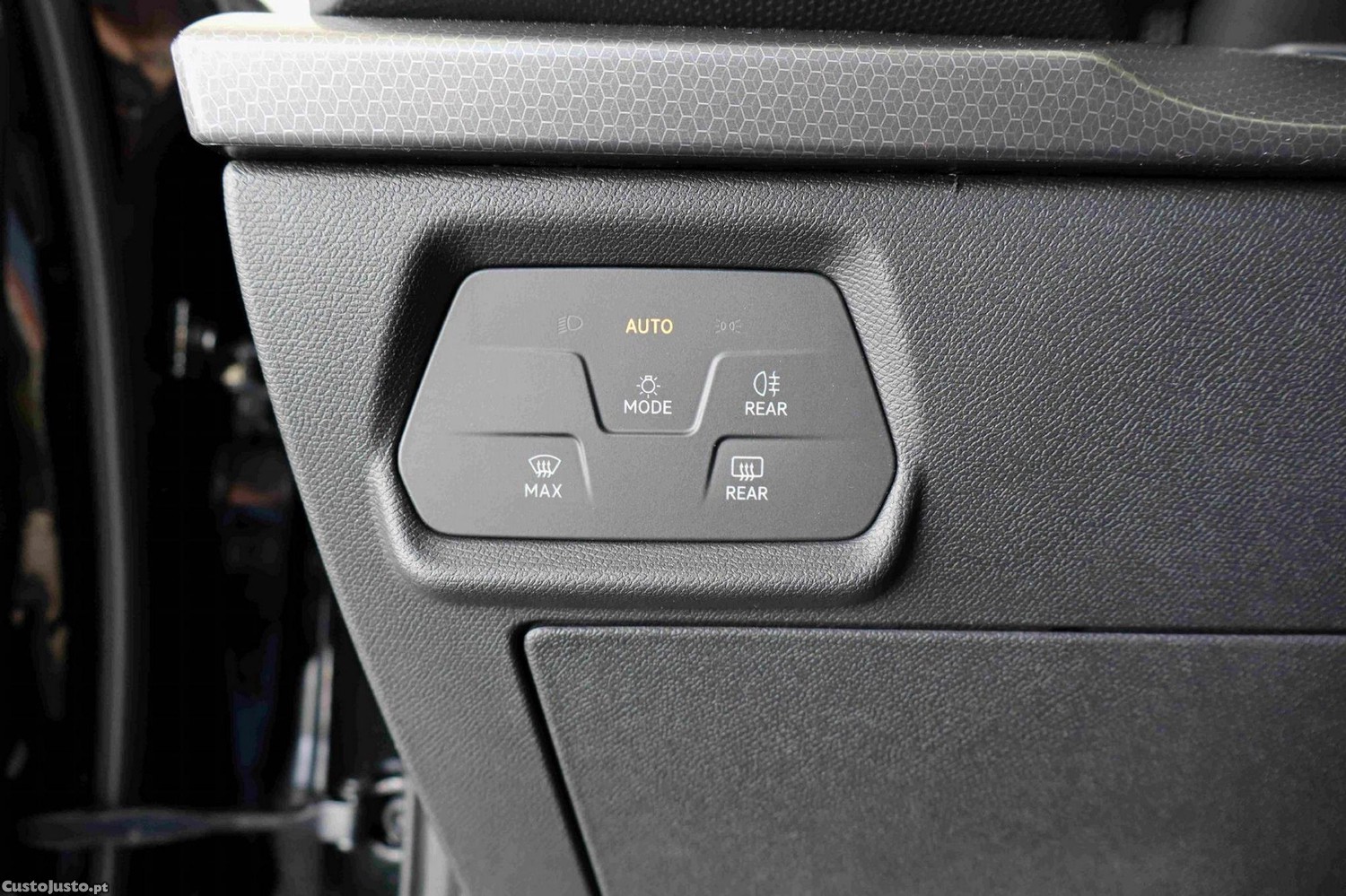 SEAT Leon 1.0 TSI Style — fotografia 18