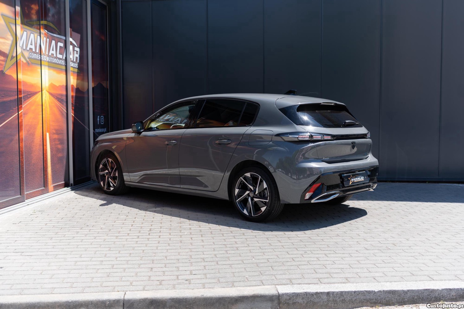Peugeot 308 1.6 Hybrid Allure Pack e-EAT8 — fotografia 19