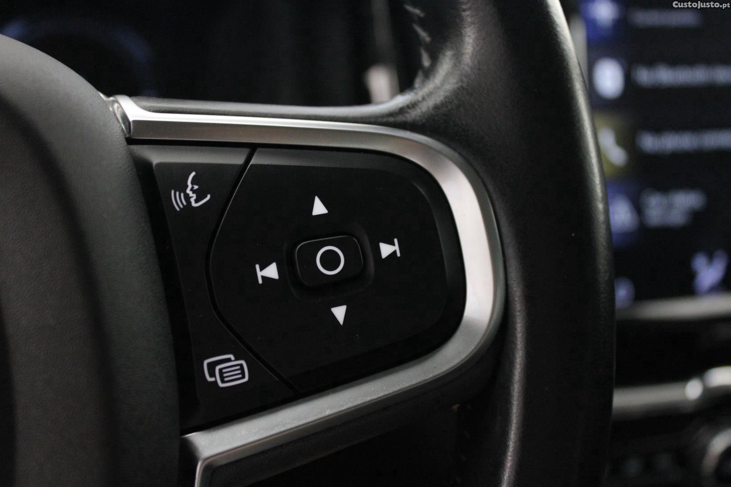 Volvo XC 60 T8 PHEV MOMENTUM PLUS (AUTO) — fotografia 30