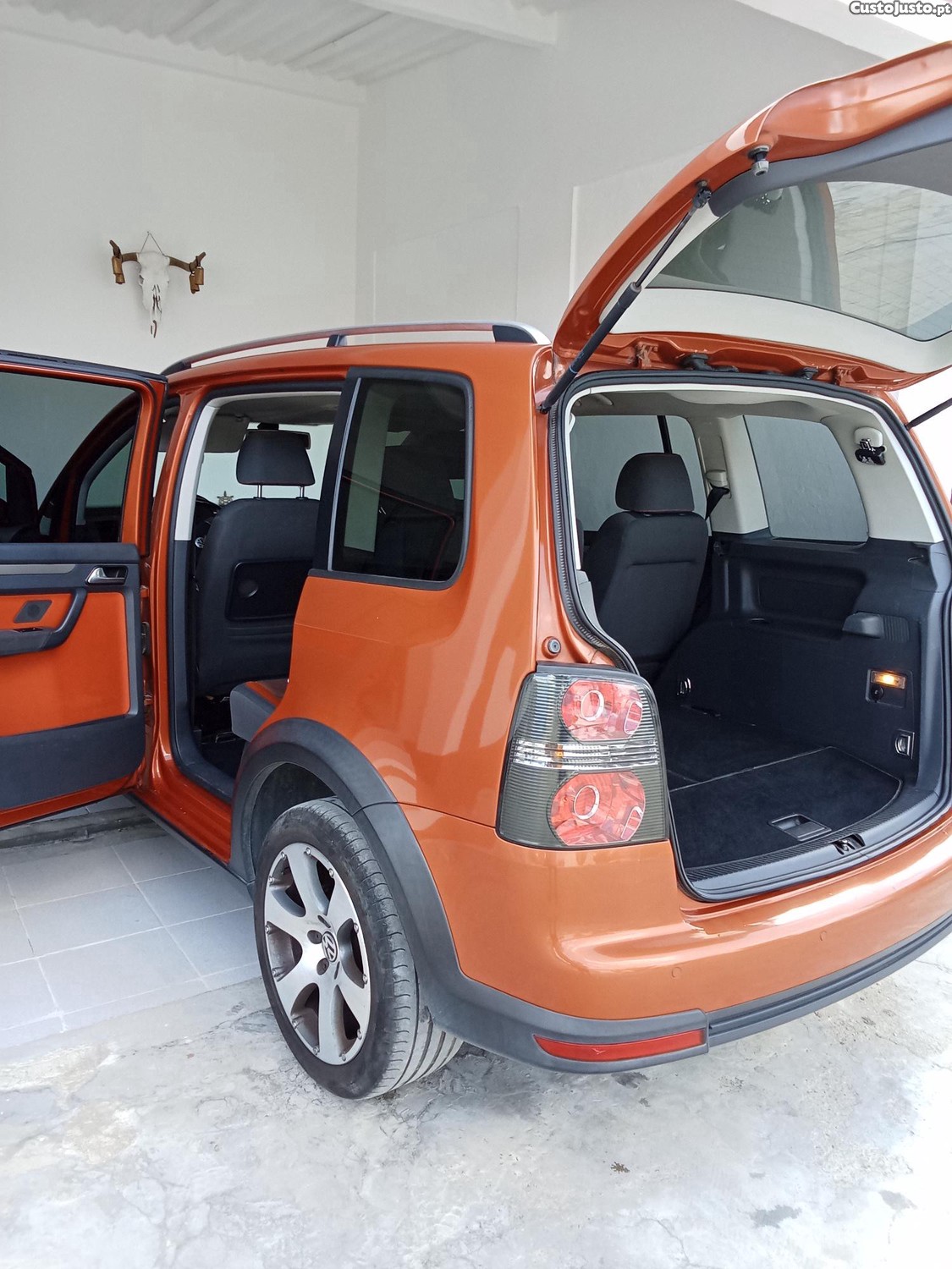 Volkswagen Touran Cross — fotografia 9