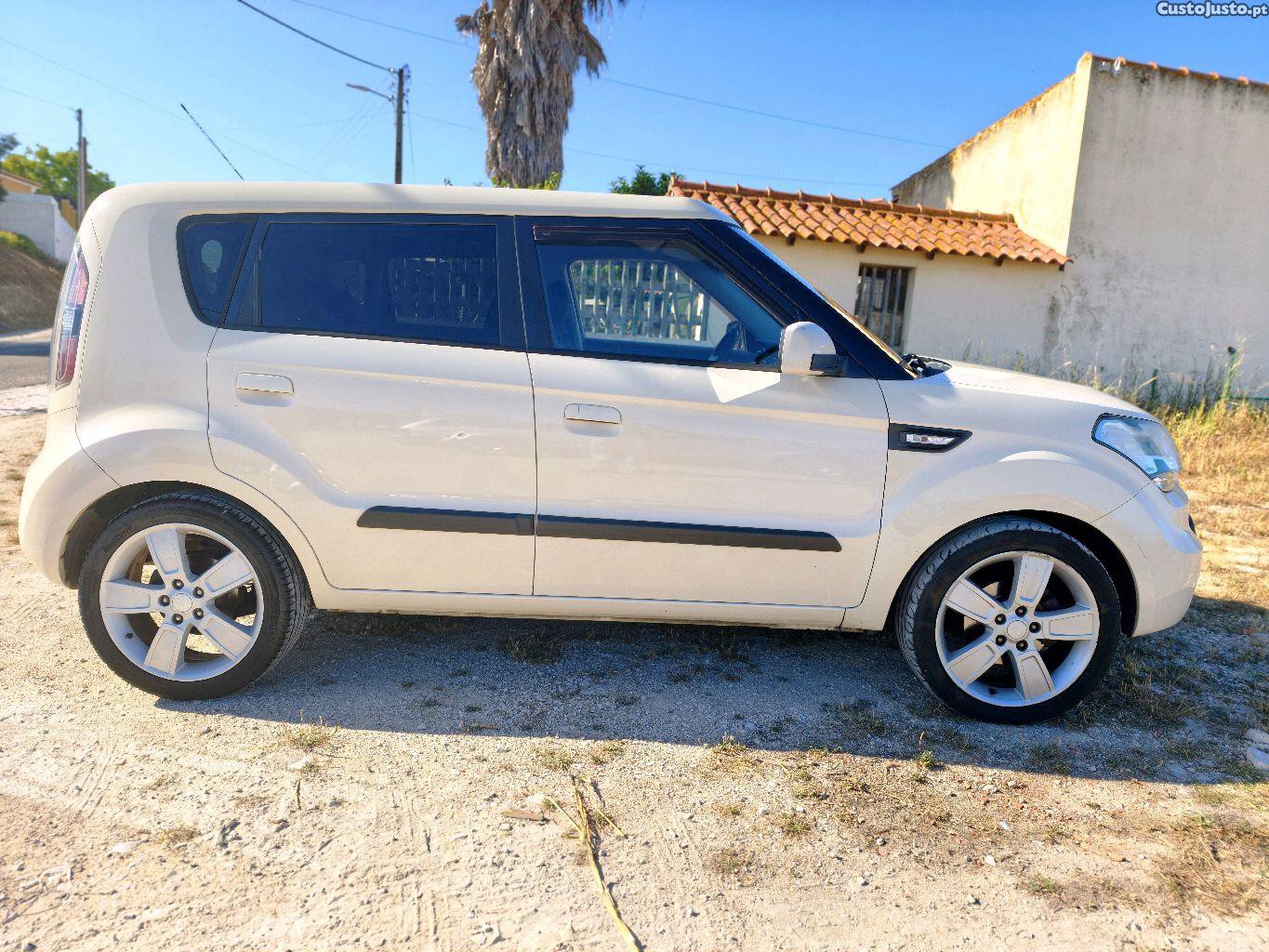 Kia Soul 1.6 CRDI ACTIVE — fotografia 9