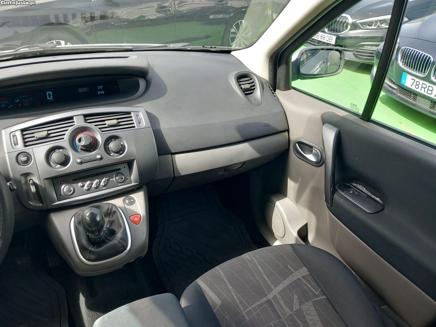Renault Scénic 1.5 dCi Confort — fotografia 9