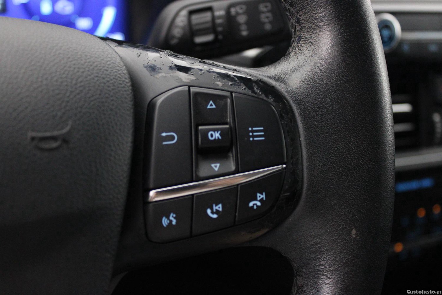 Ford Kuga 2.5 P-HEV TITANIUM (AUTO) — fotografia 24