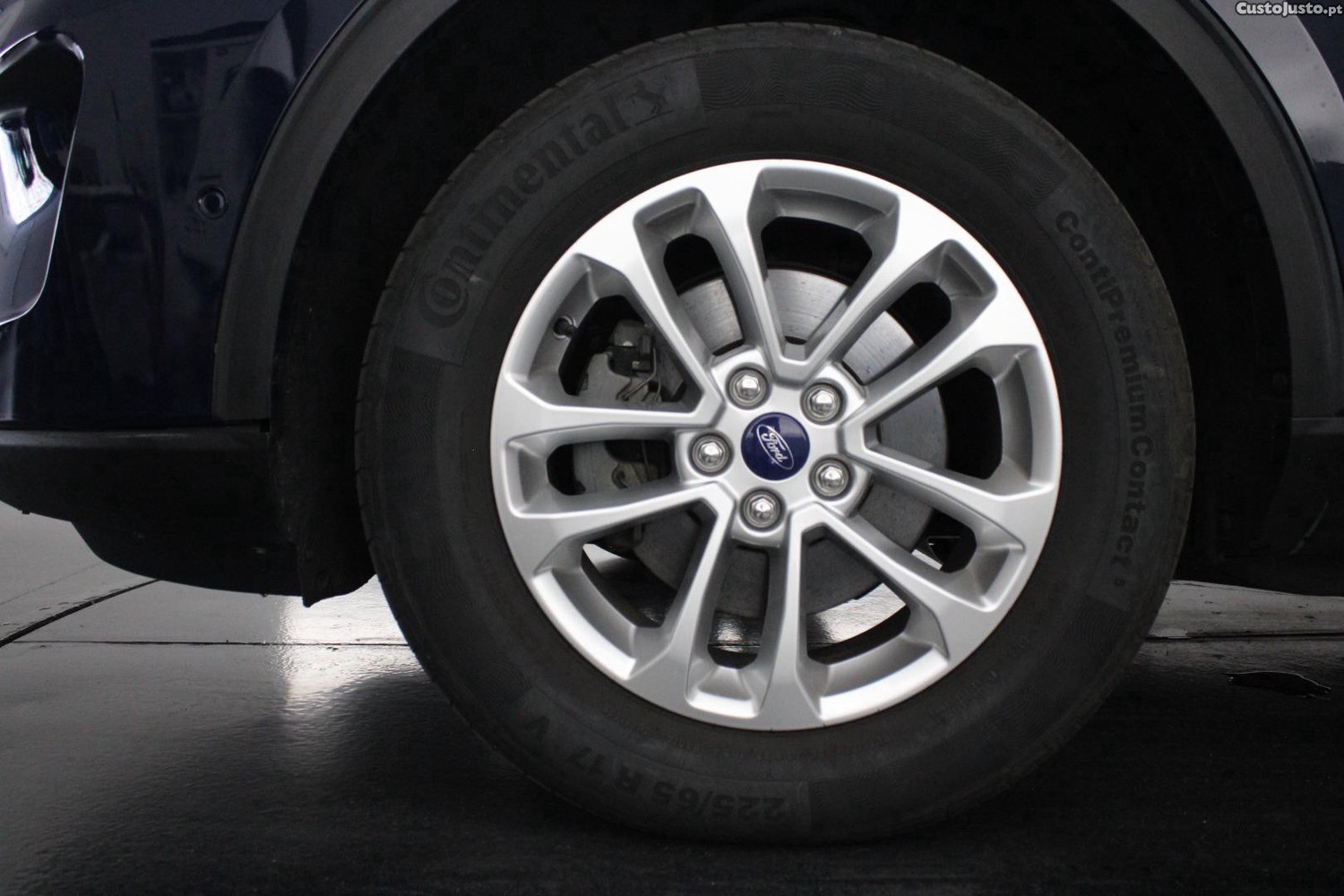 Ford Kuga 2.5 P-HEV TITANIUM (AUTO) — fotografia 4