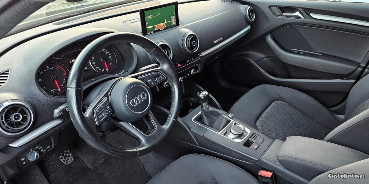 Audi A3 Limousine 1.6TDi Sport — fotografia 5