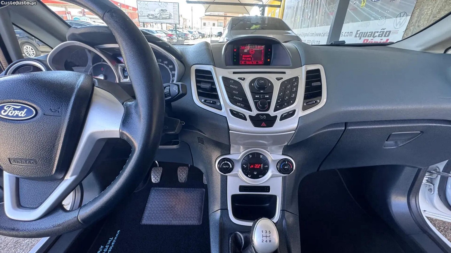Ford Fiesta 1.4 TDCI Titanium — fotografia 18