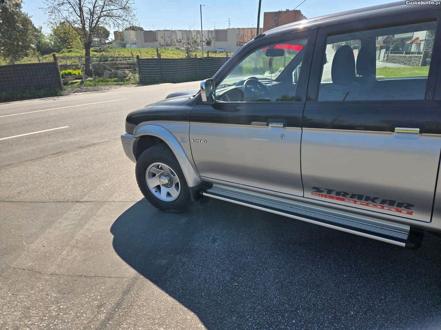 Mitsubishi Strakar strakar — fotografia 7