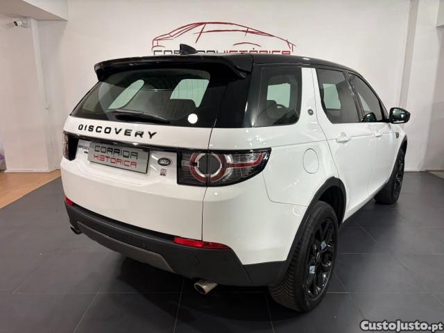 Land Rover Discovery Sport 2.0 TD4 HSE Luxury AWD — fotografia 15