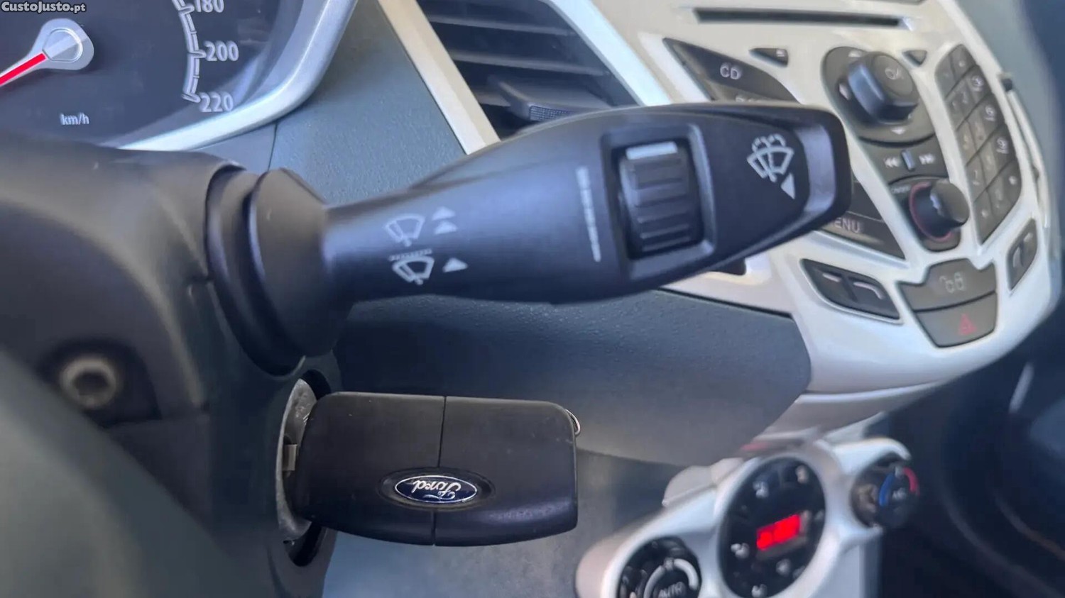 Ford Fiesta 1.4 TDCI Titanium — fotografia 9
