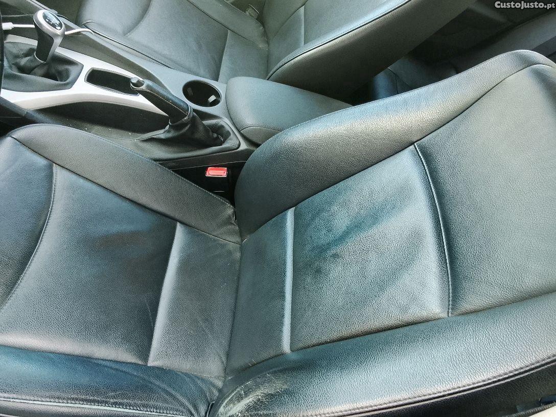BMW X1 Sdrive18d — fotografia 3
