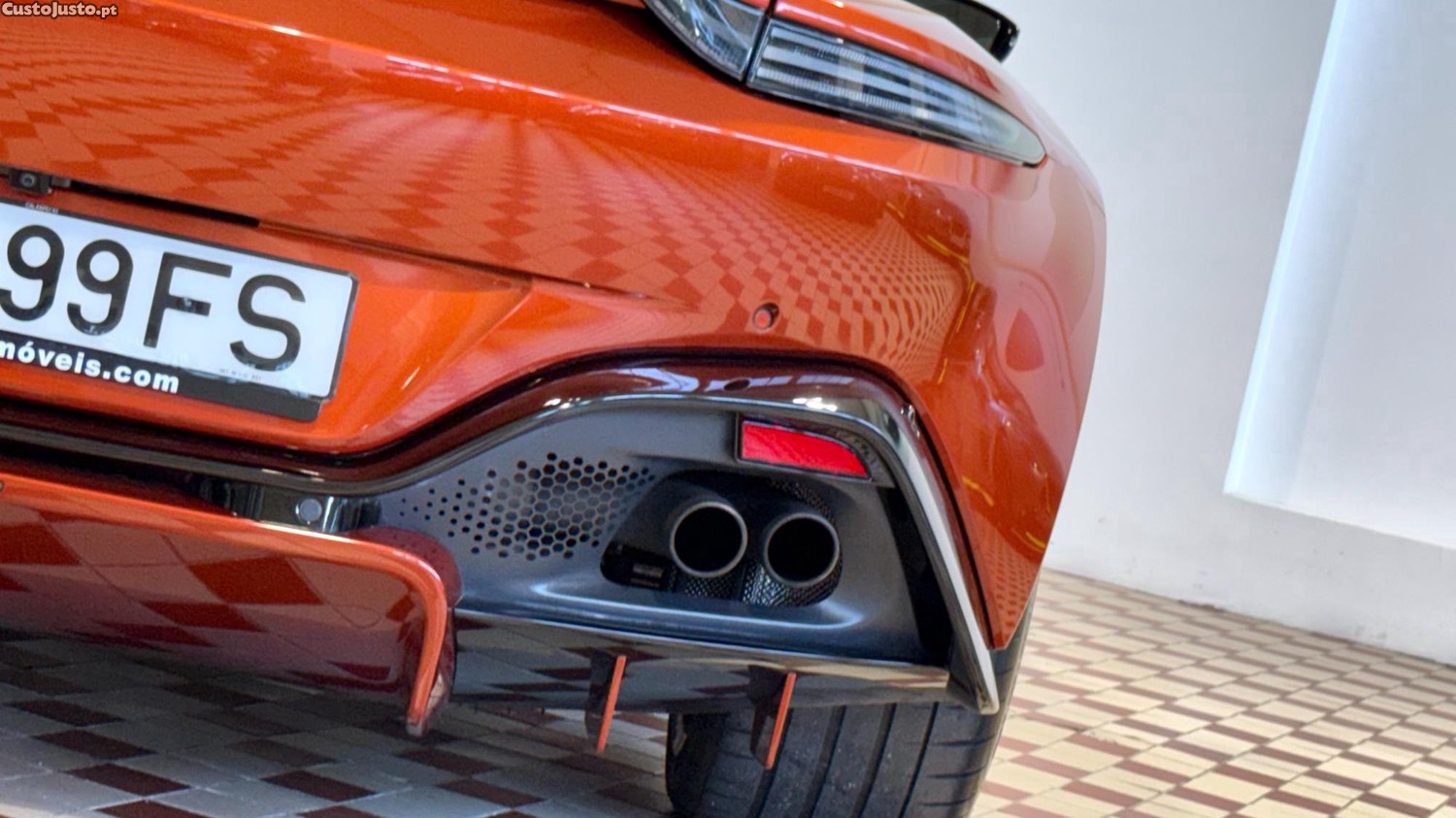 Aston Martin Vantage V8 — fotografia 17