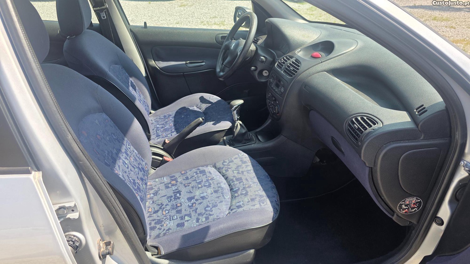 Peugeot 206 1.1i 60cv — fotografia 3