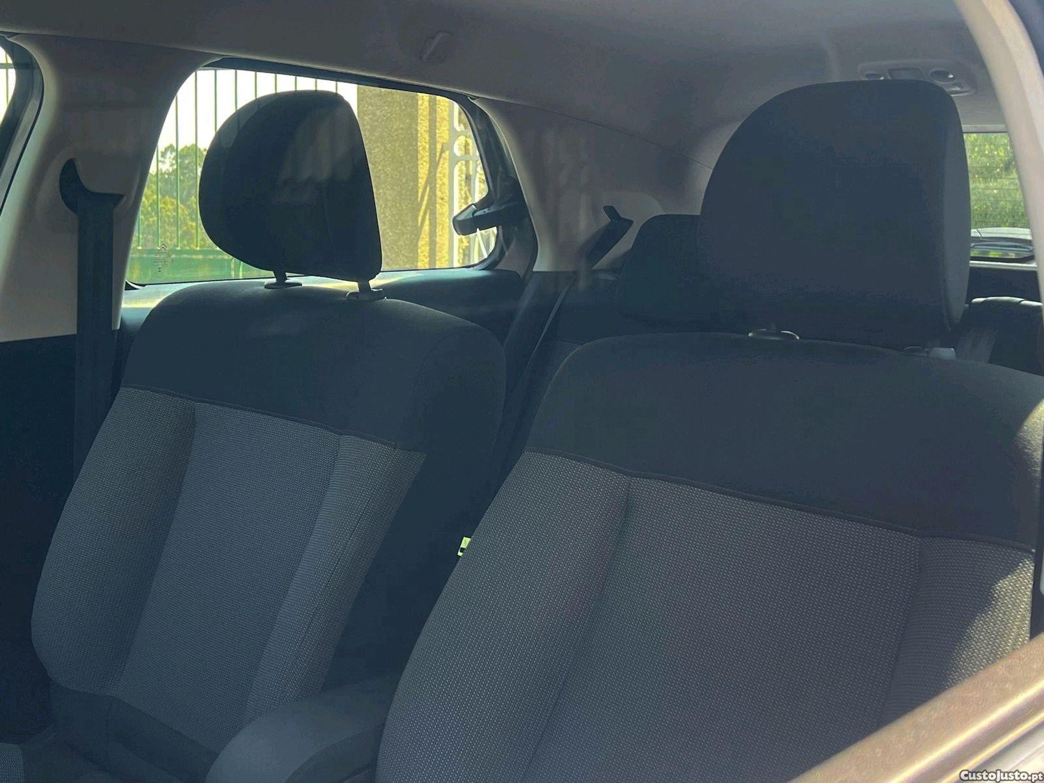 Citroën C4 Cactus 1.6 Shine — fotografia 2
