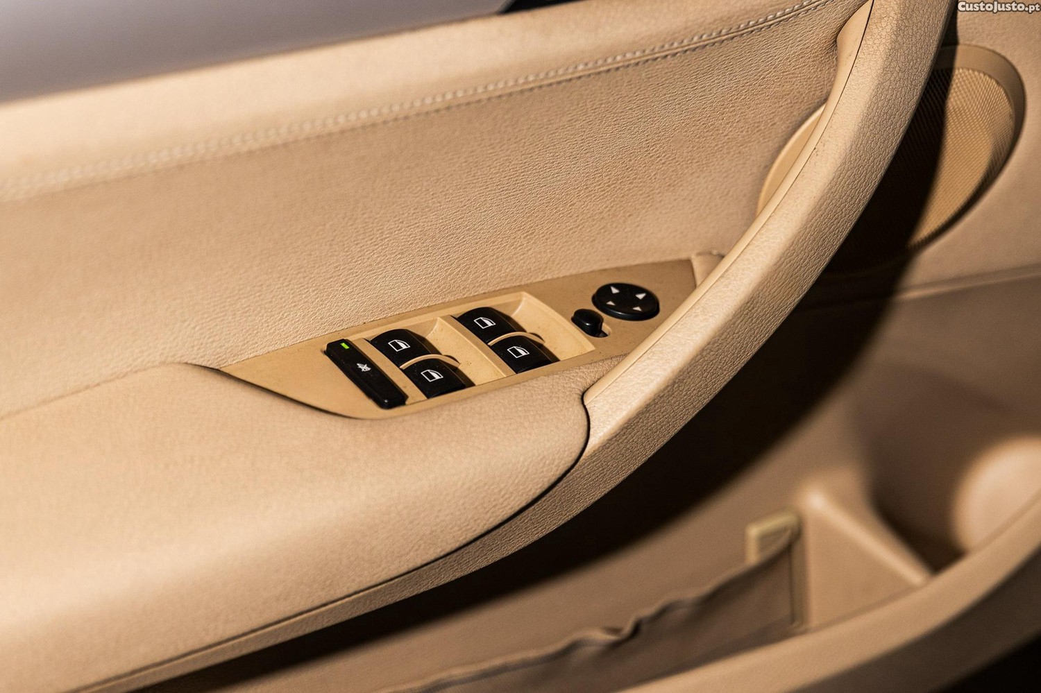 BMW X1 16 d sDrive — fotografia 5