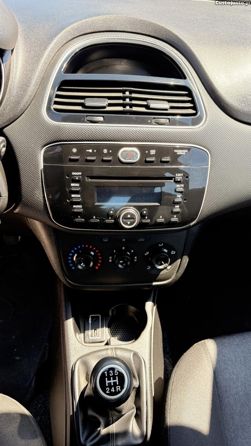 Fiat Punto 1.3 D Multijet de 2016 — fotografia 6