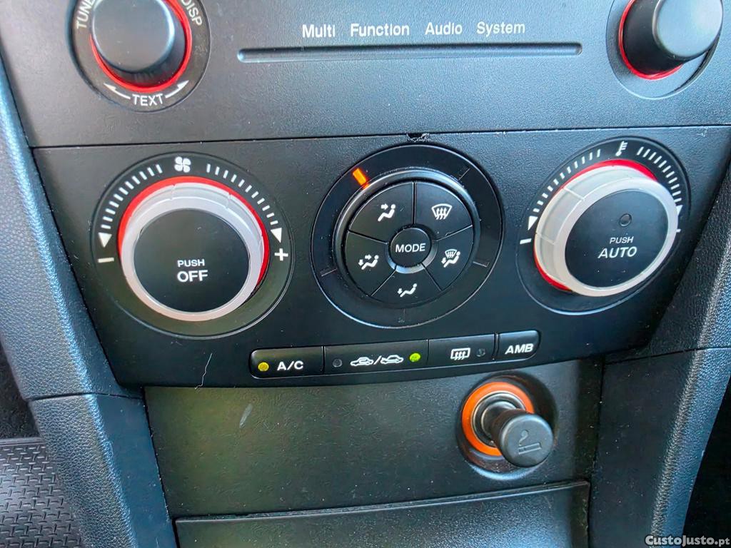 Mazda 3 1.6Di 110Cv 10/2005 — fotografia 2