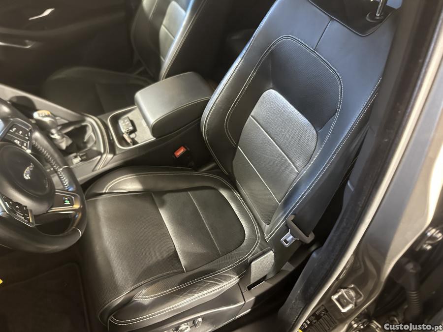 Jaguar E-Pace 2.0 i4D SE — fotografia 12