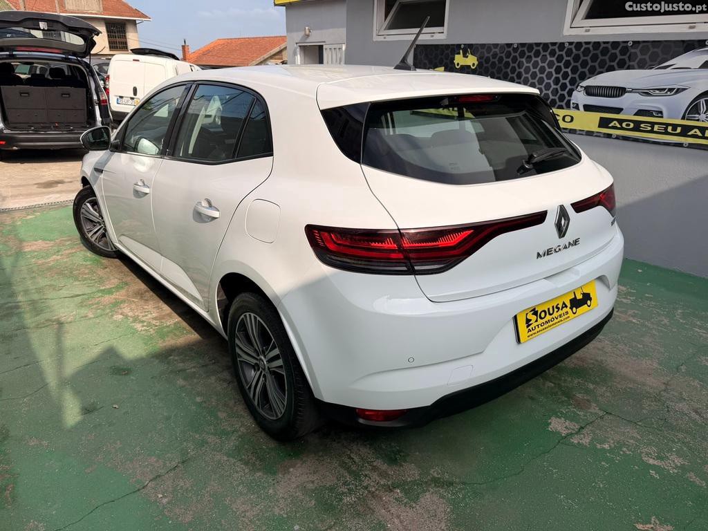 Renault Mégane 1.6 E-Tech Hybrid/Plug-In 160cv - 22 foto 4