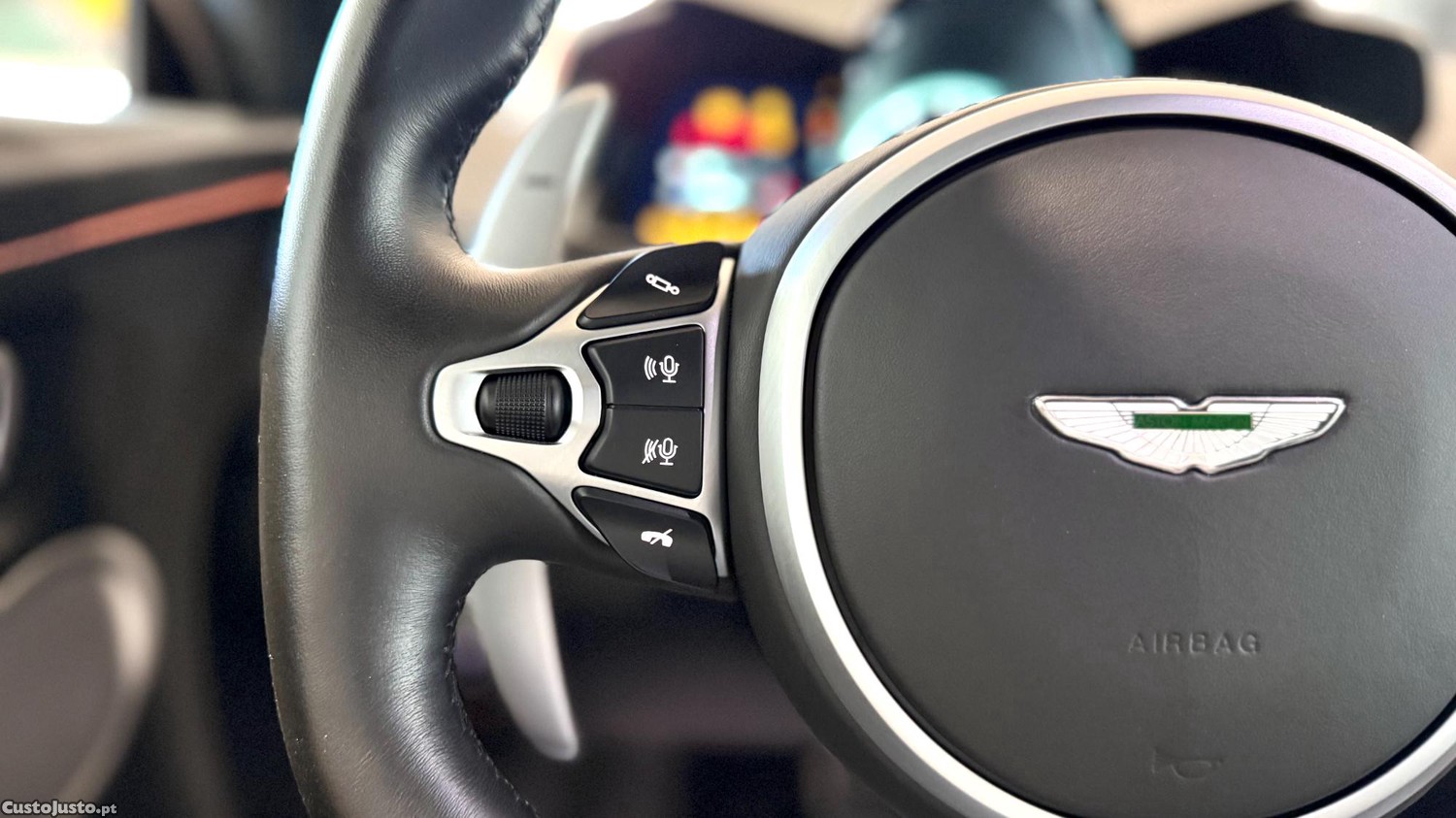 Aston Martin Vantage V8 — fotografia 10