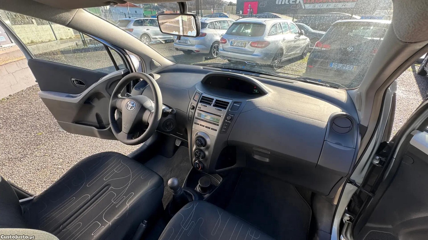 Toyota Yaris 1.0 VVT-i Comfort+AC — fotografia 11