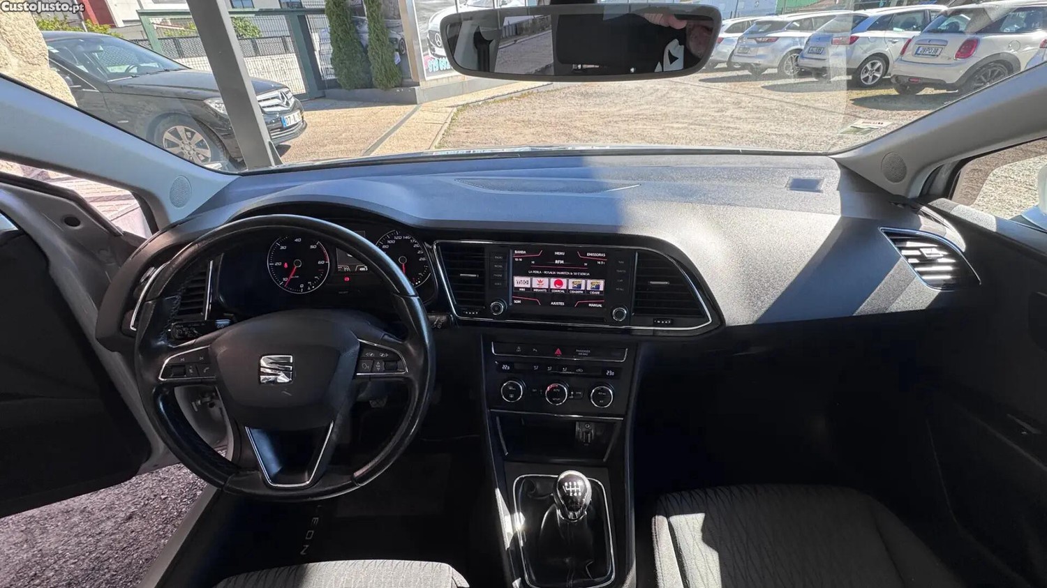 SEAT Leon 1.6 TDI Reference Ecomotive — fotografia 16