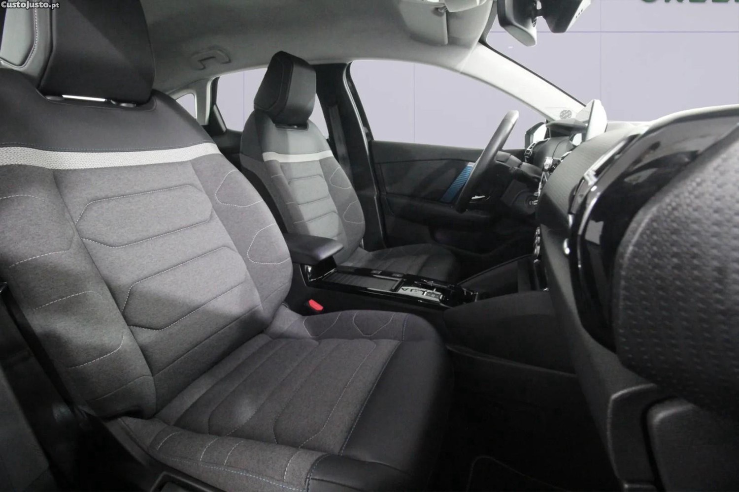 Citroën e-C4 50 kWh Shine — fotografia 5